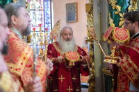 В день Пророка Илии и по случаю 250 летней годовщины со дня рождения храма, митрополит Орловский и Болховский Тихон возглавил Божественную Литургию в Николо-Песковском храме города Орла. 2 августа 2025 года. 