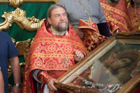 В день Пророка Илии и по случаю 250 летней годовщины со дня рождения храма, митрополит Орловский и Болховский Тихон возглавил Божественную Литургию в Николо-Песковском храме города Орла. 2 августа 2025 года. 