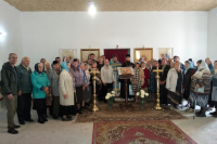 В строящемся храме преподобного Макария Алтайского состоялась первая Божественная литургия