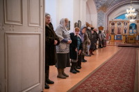В канун дня памяти священноисповедника Георгия Коссова митрополит Орловский и Болховский Тихон возглавил всенощное бдение в Спасо-Преображенском соборе города Болхова. 8 декабря 2023 г.