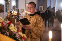 В канун дня памяти священноисповедника Георгия Коссова митрополит Орловский и Болховский Тихон возглавил всенощное бдение в Спасо-Преображенском соборе города Болхова. 8 декабря 2023 г.