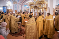 В канун дня памяти священноисповедника Георгия Коссова митрополит Орловский и Болховский Тихон возглавил всенощное бдение в Спасо-Преображенском соборе города Болхова. 8 декабря 2023 г.