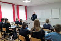 Клирик Спасо-Преображенского собора пообщался со школьниками