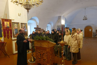 Настоятель храма Вознесения Господня провел экскурсию для восьмиклассников Настоятель храма Вознесения Господня провел экскурсию для восьмиклассников