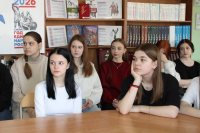 Ключарь Гарнизонный храм Казанской иконы Божией Матери пообщался с молодежью по случаю Дня православной книги