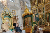 Настоятель Николо-Песковского храма провел экскурсию для первоклассников