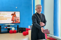 Клирик Смоленского храма рассказал школьникам о православной литературе