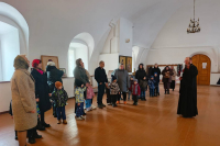 Настоятель Вознесенского храма провел экскурсию для малышей