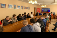 В Орловском реставрационно-строительном техникуме прошла встреча со студентами в рамках просветительского проекта «Мужской разговор». Беседу с учащимися провели председатель миссионерского отдела Орловской епархии иерей Сергий Шомин совместно с региональным руководителем движения «Русская община» Виталием Мишиным и участниками этой общественной организации. 19 марта 2026 года, г.Орел