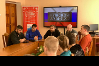 В Орловском реставрационно-строительном техникуме прошла встреча со студентами в рамках просветительского проекта «Мужской разговор». Беседу с учащимися провели председатель миссионерского отдела Орловской епархии иерей Сергий Шомин совместно с региональным руководителем движения «Русская община» Виталием Мишиным и участниками этой общественной организации. 19 марта 2026 года, г.Орел