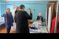 Настоятель храма святителей Афанасия и Кирилла освятил социальное учреждение