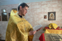 Клирик Свято-Троицкого храма совершил праздничную Пасхальную службу в храме медроты Гуляйпольского направления