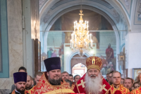 В Светлое Воскресение Христово митрополит Орловский и Болховский Тихон совершил Пасхальную великую вечерню и утреню в Успенском (Михаило-Архангельском) соборе города Орла, 12 апреля 2026 года.