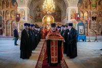 В Светлое Воскресение Христово митрополит Орловский и Болховский Тихон совершил Пасхальную великую вечерню и утреню в Успенском (Михаило-Архангельском) соборе города Орла, 12 апреля 2026 года.