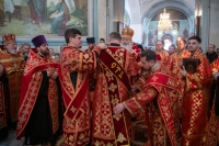 В Светлое Воскресение Христово митрополит Орловский и Болховский Тихон совершил Пасхальную великую вечерню и утреню в Успенском (Михаило-Архангельском) соборе города Орла, 12 апреля 2026 года.