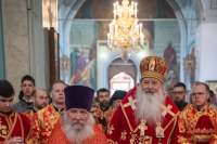 В Светлое Воскресение Христово митрополит Орловский и Болховский Тихон совершил Пасхальную великую вечерню и утреню в Успенском (Михаило-Архангельском) соборе города Орла, 12 апреля 2026 года.