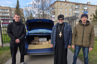 Приход Казанского храма передал в зону СВО праздничную гуманитарную помощь