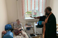 Настоятель Вознесенского храма поздравил пожилых подопечных с Пасхой Христовой Настоятель Вознесенского храма поздравил пожилых подопечных с Пасхой Христовой