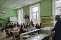Настоятель Знаменского храма встретился со школьниками
