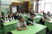 Настоятель Преображенского храма поговорил со школьниками о важном Настоятель Преображенского храма поговорил со школьниками о важном