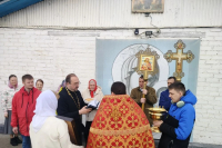  Пасхальная встреча для подопечных Комплексного центра социального обслуживания населения Заводского района Орла в храме иконы Божией Матери «Всех скорбящих Радость» поселка Знаменка. 16 апреля 2026 года, Орлвоский муниципальный округ