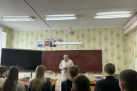Благочинный Троснянско-Кромского округа провел занятие для старшеклассников