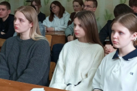 Благочинный Троснянско-Кромского округа провел занятие для старшеклассников