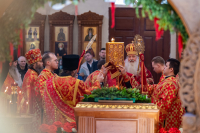 В субботу Светлой седмицы, в день памяти перенесения мощей святителя И́ова, патриарха Московского и всея Руси, митрополит Орловский и Болховский Тихон возглавил Божественную литургию в мужском монастыре во имя святого Кукши Мценского района. 18 апреля 2026 года.