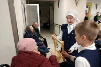 Учащиеся Орловской православной гимназии во имя священномученика Иоанна Кукши посетили геронтологический центр