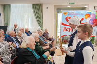 Учащиеся Орловской православной гимназии во имя священномученика Иоанна Кукши посетили геронтологический центр