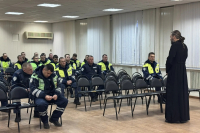 Председатель епархиального отдела по взаимодействию с правоохранительными учреждениями иерей Евгений Щенников провёл встречу с личным составом отдельного батальона ГИБДД регионального управления ведомства и с курсантам ОЮИ. 30-31 марта 2026 года, г.Орел