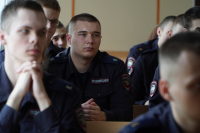 Председатель епархиального отдела по взаимодействию с правоохранительными учреждениями иерей Евгений Щенников провёл встречу с личным составом отдельного батальона ГИБДД регионального управления ведомства и с курсантам ОЮИ. 30-31 марта 2026 года, г.Орел
