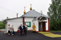 В праздник перенесения мощей святителя и чудотворца Николая из Мир Ликийских в Бар митрополит Орловский и Болховский Антоний совершил Архипастырский визит в Сосковский район. В Никольском храме поселка Сосково Владыка возглавил Божественную литургию. 22 мая 2018 г.