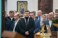 В Неделю 3-ю Великого поста, Крестопоклонную, в день празднования иконы Божией Матери «Державная» и в годовщину со дня преставления схиархимандрита Илия (Ноздрина), в храме Сретения Господня поселка Вятский Посад Орловского муниципального округа была совершена архиерейская Божественная литургия. 15 марта 2026 года, Орловский муниципальный округ В Неделю 3-ю Великого поста, Крестопоклонную, в день празднования иконы Божией Матери «Державная» и в годовщину со дня преставления схиархимандрита Илия (Ноздрина), в храме Сретения Господня поселка Вятский Посад Орловского муниципального округа была совершена архиерейская Божественная литургия. 15 марта 2026 года, Орловский муниципальный округ