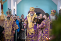В Неделю 3-ю Великого поста, Крестопоклонную, в день празднования иконы Божией Матери «Державная» и в годовщину со дня преставления схиархимандрита Илия (Ноздрина), в храме Сретения Господня поселка Вятский Посад Орловского муниципального округа была совершена архиерейская Божественная литургия. 15 марта 2026 года, Орловский муниципальный округ В Неделю 3-ю Великого поста, Крестопоклонную, в день празднования иконы Божией Матери «Державная» и в годовщину со дня преставления схиархимандрита Илия (Ноздрина), в храме Сретения Господня поселка Вятский Посад Орловского муниципального округа была совершена архиерейская Божественная литургия. 15 марта 2026 года, Орловский муниципальный округ