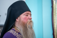 В Неделю 3-ю Великого поста, Крестопоклонную, в день празднования иконы Божией Матери «Державная» и в годовщину со дня преставления схиархимандрита Илия (Ноздрина), в храме Сретения Господня поселка Вятский Посад Орловского муниципального округа была совершена архиерейская Божественная литургия. 15 марта 2026 года, Орловский муниципальный округ В Неделю 3-ю Великого поста, Крестопоклонную, в день празднования иконы Божией Матери «Державная» и в годовщину со дня преставления схиархимандрита Илия (Ноздрина), в храме Сретения Господня поселка Вятский Посад Орловского муниципального округа была совершена архиерейская Божественная литургия. 15 марта 2026 года, Орловский муниципальный округ