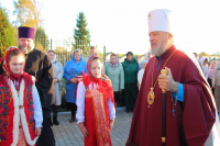  В канун праздника Покрова Пресвятой Богородицы митрополит Орловский и Болховский Антоний совершил всенощное бдение в Покровском храме с. Большая Куликовка Орловского района. 13 октября 2018 г.