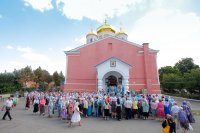  В день празднования Смоленской иконе Божией Матери митрополит Орловский и Болховский Антоний совершил в сослужении епископа Ливенского и Малоархангельского Нектария литургию в храме Смоленской иконы Божией Матери города Орла. 10 августа 2018 г.