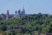 В праздник Святой Троицы (Пятидесятницы) митрополит Орловский и Болховский Антоний совершил Литургию в женском Троицком Оптином Рождества Богородицы женском монастыре Болхова и возглавил торжества в честь 350-летия главного собора обители. 27 мая 2018 г.