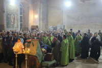  В канун дня памяти преподобного Сергия Радонежского митрополит Орловский и Болховский Антоний в сослужении епископа Ливенского и Малоархангельского Нектария совершил всенощное бдение в старинном восстанавливающемся Сергиевском храме с. Сергиевское Ливенского района. 7 октября 2018 г.