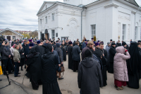 В Богоявленском соборе города Орла митрополит Орловский и Болховский Тихон и епископ Ливенский и Малоархангельский Нектарий возглавили Божественную литургию и чин отпевания новопреставленного митрополита Антония (Черемисова). 25 апреля 2026 года
