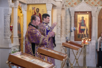В Великий Четверток, Воспоминание Тайной Вечери, митрополит Орловский и Болховский Тихон возглавил Литургию святителя Василия Великого в храме Казанской иконы Божией Матери города Орла, 9 апреля 2026 года
