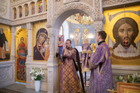 В Великий Четверток, Воспоминание Тайной Вечери, митрополит Орловский и Болховский Тихон возглавил Литургию святителя Василия Великого в храме Казанской иконы Божией Матери города Орла, 9 апреля 2026 года