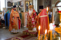 В Неделю 5-ю по Пасхе, о самаряныне, митрополит Орловский и Болховский Тихон совершил Божественную литургию в Воскресенском храме города Орла.10 мая 2026 года.