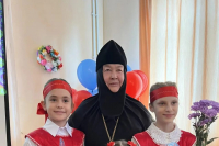 Воспитанники воскресной школы Свято-Введенского монастыря посетили социальное учреждение Воспитанники воскресной школы Свято-Введенского монастыря посетили социальное учреждение