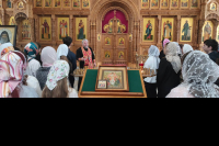 Школьники посетили храм Иверской иконы Божией Матери