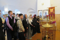 Настоятель Вознесенского храма провел экскурсию для восьмиклассников