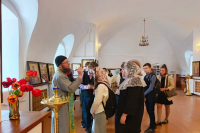 Настоятель Вознесенского храма провел экскурсию для восьмиклассников