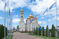В день памяти преподобного Феодосия, игумена Киево-Печерского, в храме Сретения Господня поселка Вятский Посад совершена Божественная литургия, которую возглавили митрополит Орловский и Болховский Тихон и епископ Североморский и Умбский Тарасий. 16 мая 2026 года.
