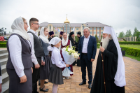 В день памяти преподобного Феодосия, игумена Киево-Печерского, в храме Сретения Господня поселка Вятский Посад совершена Божественная литургия, которую возглавили митрополит Орловский и Болховский Тихон и епископ Североморский и Умбский Тарасий. 16 мая 2026 года.